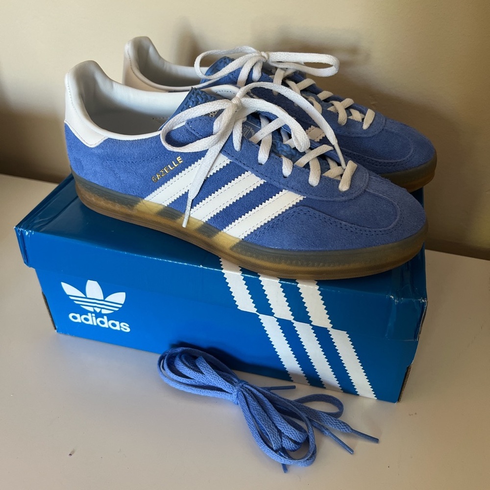 Adidas Gazelle indoor sneaker | Blue fusion/ cloud white/ gold metallic